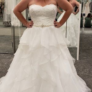 New without tags David’s Bridal gown WG3830